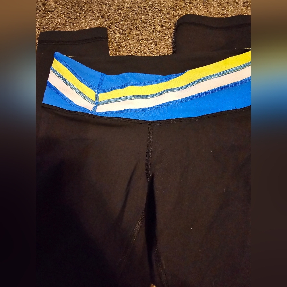 Lululemon Reversible capri - Picture 3 of 6